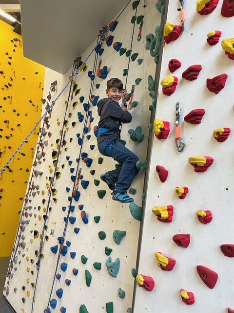 Griffig Kletterhalle